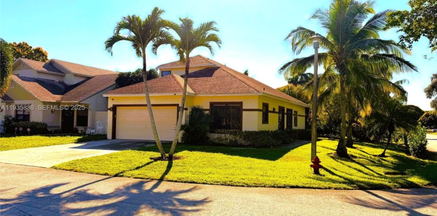 Casa en Boynton Beach, Florida 3 dormitorios, 141.3 m2 № 1993931