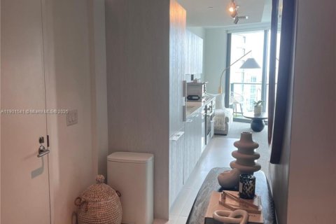 Снять в аренду кондоминиум в Майами, Флорида 1 спальня, 69.31м2, № 1954697 - фото 3