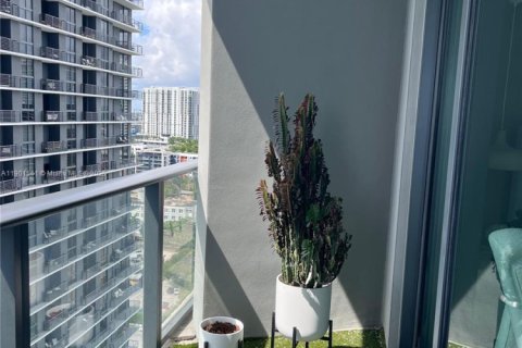 Снять в аренду кондоминиум в Майами, Флорида 1 спальня, 69.31м2, № 1954697 - фото 11