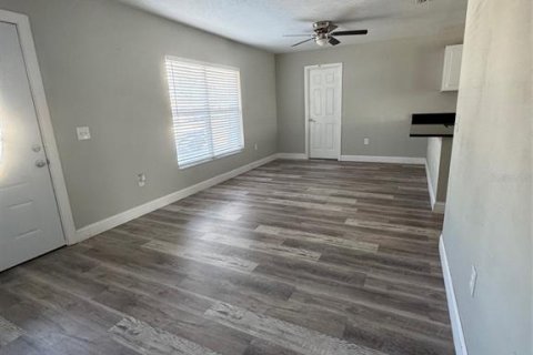 House in Brandon, Florida 4 bedrooms, 156.73 sq.m. № 1767756 - photo 10