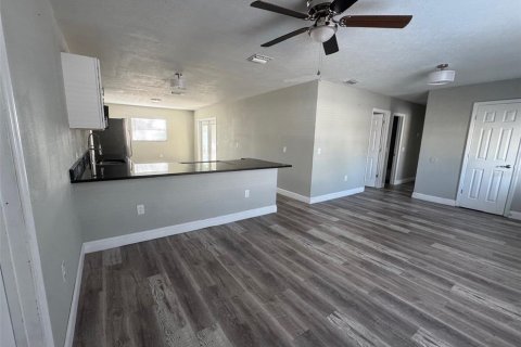 House in Brandon, Florida 4 bedrooms, 156.73 sq.m. № 1767756 - photo 7