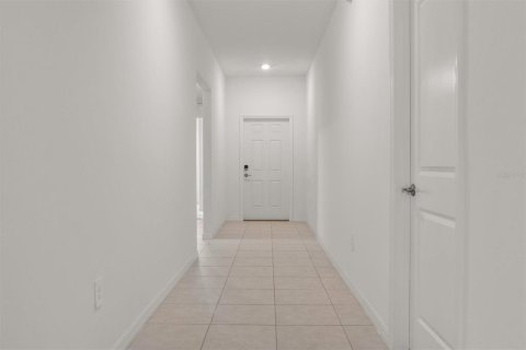 House in Lakeland, Florida 4 bedrooms, 178.19 sq.m. № 2212054 - photo 2