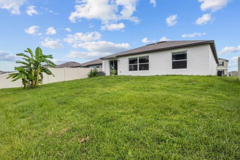 House in Lakeland, Florida 4 bedrooms, 178.19 sq.m. № 2212054 - photo 25