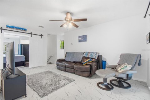 Condo in Palm Coast, Florida, 1 bedroom № 2094823 - photo 9
