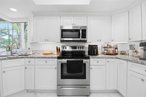 Condo in Palm Coast, Florida, 1 bedroom № 2094823 - photo 19
