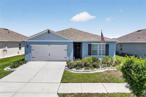 House in Lakeland, Florida 4 bedrooms, 173.45 sq.m. № 2123341