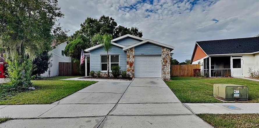 Villa ou maison à Plant City, Floride 3 chambres, 121.05 m2 № 2418378