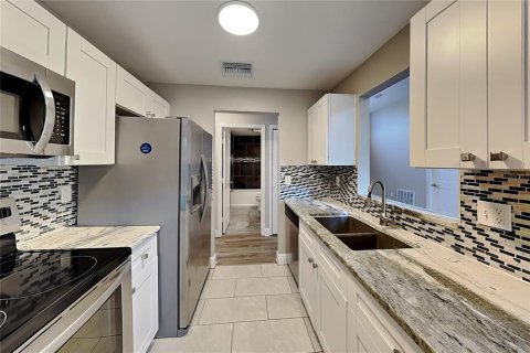 Villa ou maison à louer à Plant City, Floride: 3 chambres, 121.05 m2 № 2418378 - photo 3