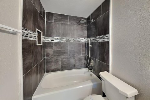 Villa ou maison à louer à Plant City, Floride: 3 chambres, 121.05 m2 № 2418378 - photo 7