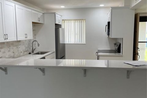 Condominio en alquiler en Clearwater, Florida, 2 dormitorios, 83.33 m2 № 1247852 - foto 3