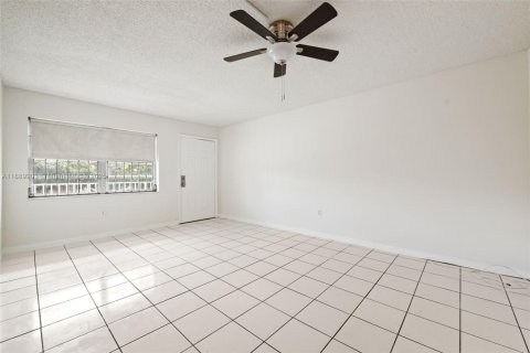 Copropriété à louer à Miami Gardens, Floride: 1 chambre, 64.29 m2 № 1946810 - photo 5