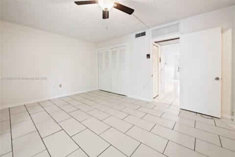 Copropriété à louer à Miami Gardens, Floride: 1 chambre, 64.29 m2 № 1946810 - photo 15