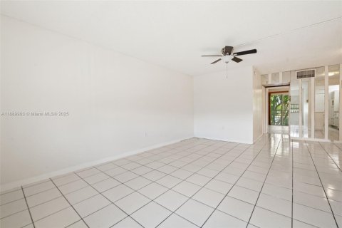 Copropriété à louer à Miami Gardens, Floride: 1 chambre, 64.29 m2 № 1946810 - photo 7