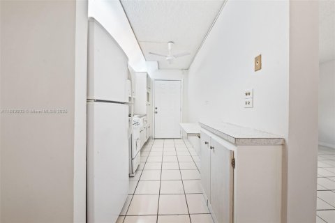Copropriété à louer à Miami Gardens, Floride: 1 chambre, 64.29 m2 № 1946810 - photo 12