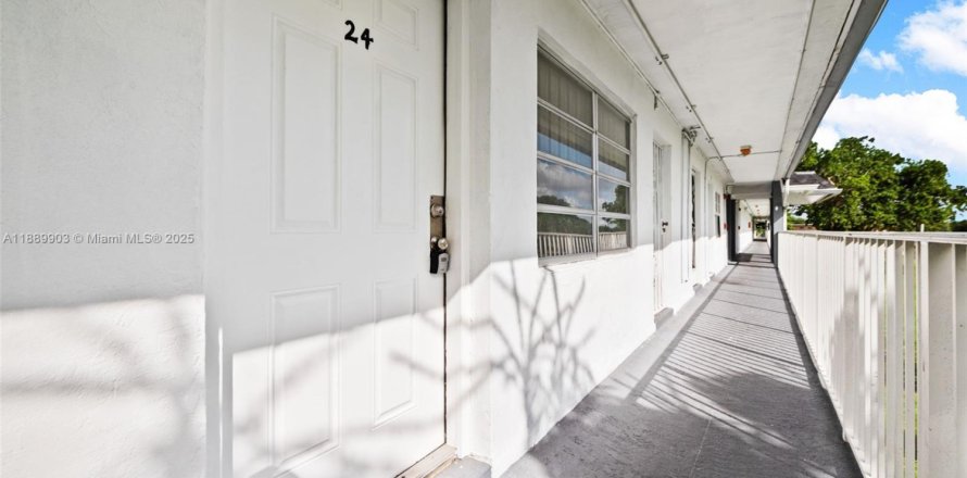Condo à Miami Gardens, Floride, 1 chambre № 1946810