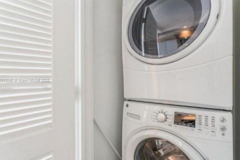 Copropriété à vendre à Miami, Floride: 1 chambre, 56.86 m2 № 1972860 - photo 14