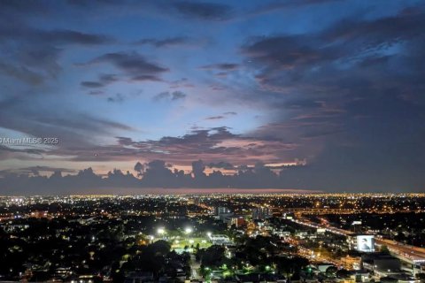 Copropriété à vendre à Miami, Floride: 1 chambre, 56.86 m2 № 1972860 - photo 13