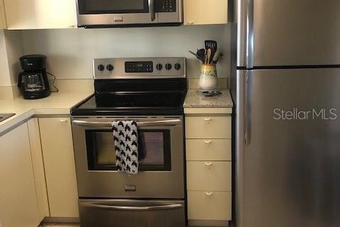 Condo in Sarasota, Florida, 1 bedroom  № 994592 - photo 2