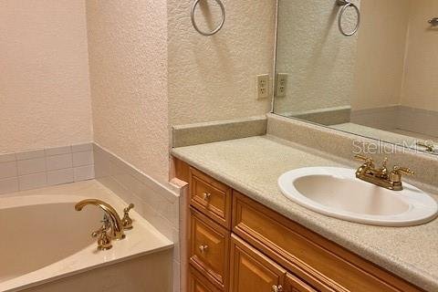 Villa ou maison à louer à Orlando, Floride: 4 chambres, 263.66 m2 № 2414880 - photo 4