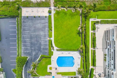 Condo in Palm Beach, Florida, 2 bedrooms  № 2173615 - photo 24