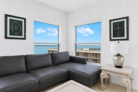 Condo in Palm Beach, Florida, 2 bedrooms  № 2173615 - photo 4