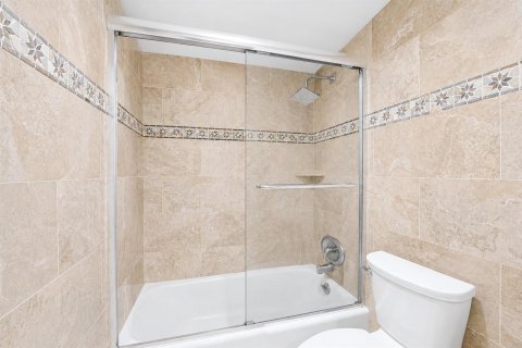Condo in Palm Beach, Florida, 2 bedrooms  № 2173615 - photo 22