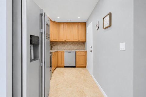 Condo in Palm Beach, Florida, 2 bedrooms  № 2173615 - photo 10