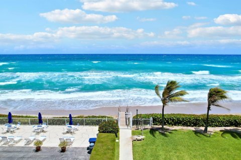Condo in Palm Beach, Florida, 2 bedrooms  № 2173615 - photo 25