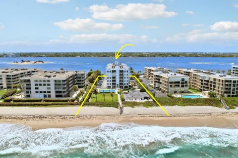 Condo in Palm Beach, Florida, 2 bedrooms  № 2173615 - photo 28