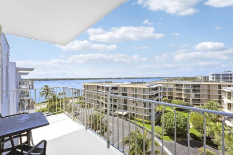 Condo in Palm Beach, Florida, 2 bedrooms  № 2173615 - photo 6