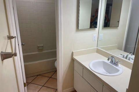 Condo in Gainesville, Florida, 2 bedrooms  № 1881186 - photo 7