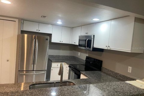 Condo in Gainesville, Florida, 2 bedrooms  № 1881186 - photo 4