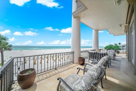 House in Clearwater, Florida 3 bedrooms, 330.64 sq.m. № 2157120 - photo 12