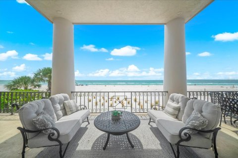 House in Clearwater, Florida 3 bedrooms, 330.64 sq.m. № 2157120 - photo 10