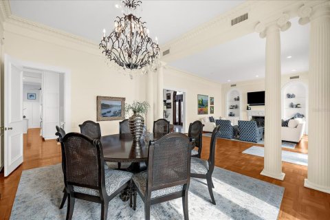 House in Clearwater, Florida 3 bedrooms, 330.64 sq.m. № 2157120 - photo 17