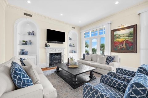 House in Clearwater, Florida 3 bedrooms, 330.64 sq.m. № 2157120 - photo 7