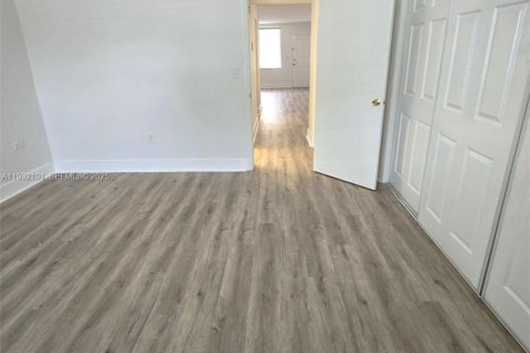 Condominio en alquiler en North Bay Village, Florida, 1 dormitorio, 64.29 m2 № 1990787 - foto 10