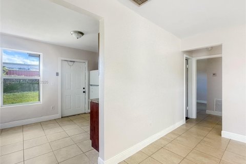 Снять в аренду виллу или дом в Майами, Флорида 2 спальни, 139.35м2, № 2005779 - фото 5