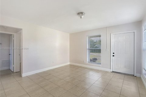 Снять в аренду виллу или дом в Майами, Флорида 2 спальни, 139.35м2, № 2005779 - фото 3