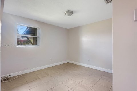 Снять в аренду виллу или дом в Майами, Флорида 2 спальни, 139.35м2, № 2005779 - фото 11