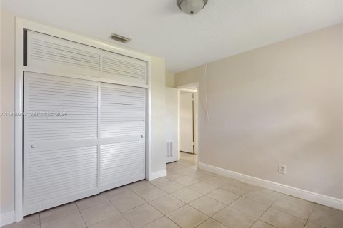 Снять в аренду виллу или дом в Майами, Флорида 2 спальни, 139.35м2, № 2005779 - фото 9