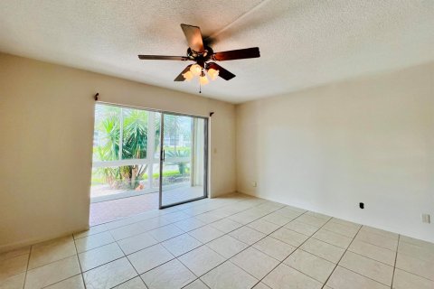 Condo in West Palm Beach, Florida, 1 bedroom  № 2087618 - photo 7