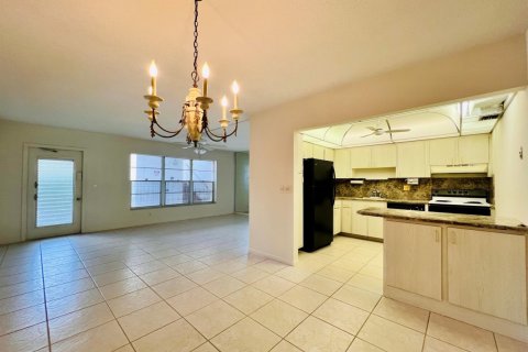 Condo in West Palm Beach, Florida, 1 bedroom  № 2087618 - photo 3