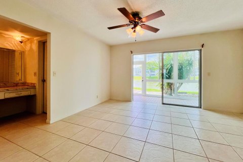 Condo in West Palm Beach, Florida, 1 bedroom  № 2087618 - photo 6