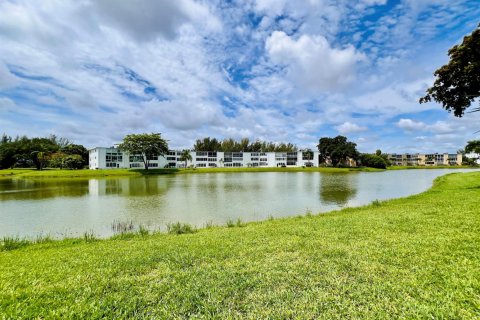 Condo in West Palm Beach, Florida, 1 bedroom № 2087618