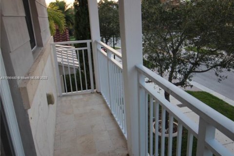 House in Doral, Florida 5 bedrooms, 297.75 sq.m. № 1863397 - photo 23