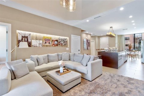 Adosado en venta en Kissimmee, Florida, 4 dormitorios, 218.88 m2 № 1786368 - foto 2