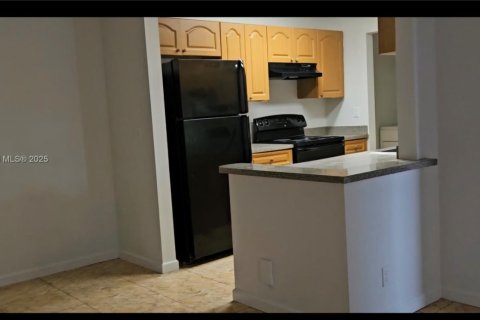 Condo in Lauderhill, Florida, 2 bedrooms № 2082081 - photo 5