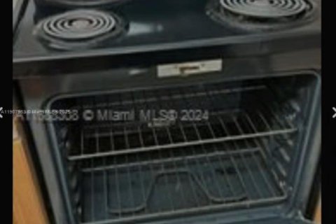 Condo in Lauderhill, Florida, 2 bedrooms № 2082081 - photo 4