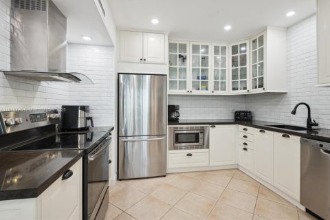 Copropriété à louer à Hollywood, Floride: 1 chambre, 88.26 m2 № 2023107 - photo 3